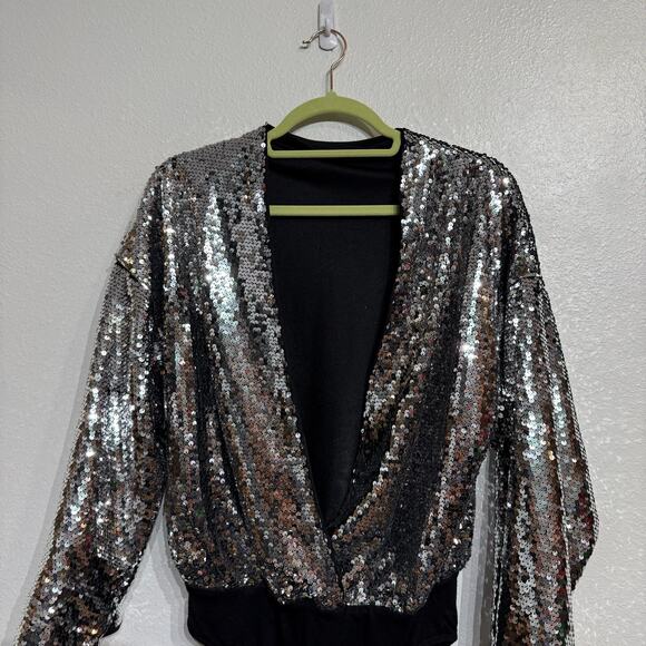 Silver Sequin Deep Plunging Bodysuit Sz XL - Picture 3 of 10